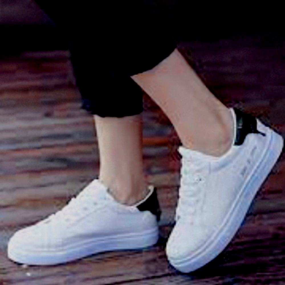 Target 'A New Day' Size-9.5 White & Dark Blue Peggy Sneakers BRAND NEW - Picture 10 of 10